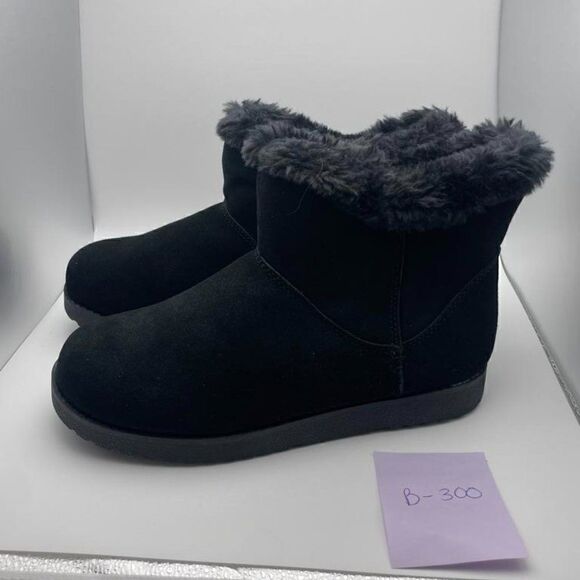 CUSHIONAIRE Women's COZY Genuine Suede pull on boot BLACK 9 - Picture 2 of 6